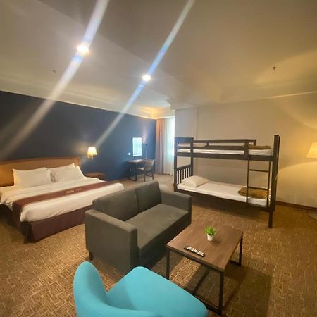 Classic Hotel Muar Esterno foto